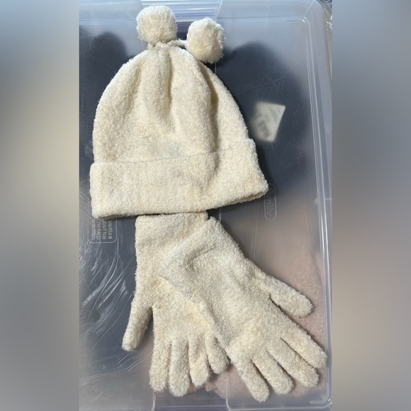 Cowl Neck/Off-The-Shoulder Sweater, Pom-Pom Beanie, and Gloves Set - Picture 5 of 6